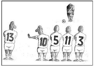 肘击同桌吃瓜,校园一幕引发热议